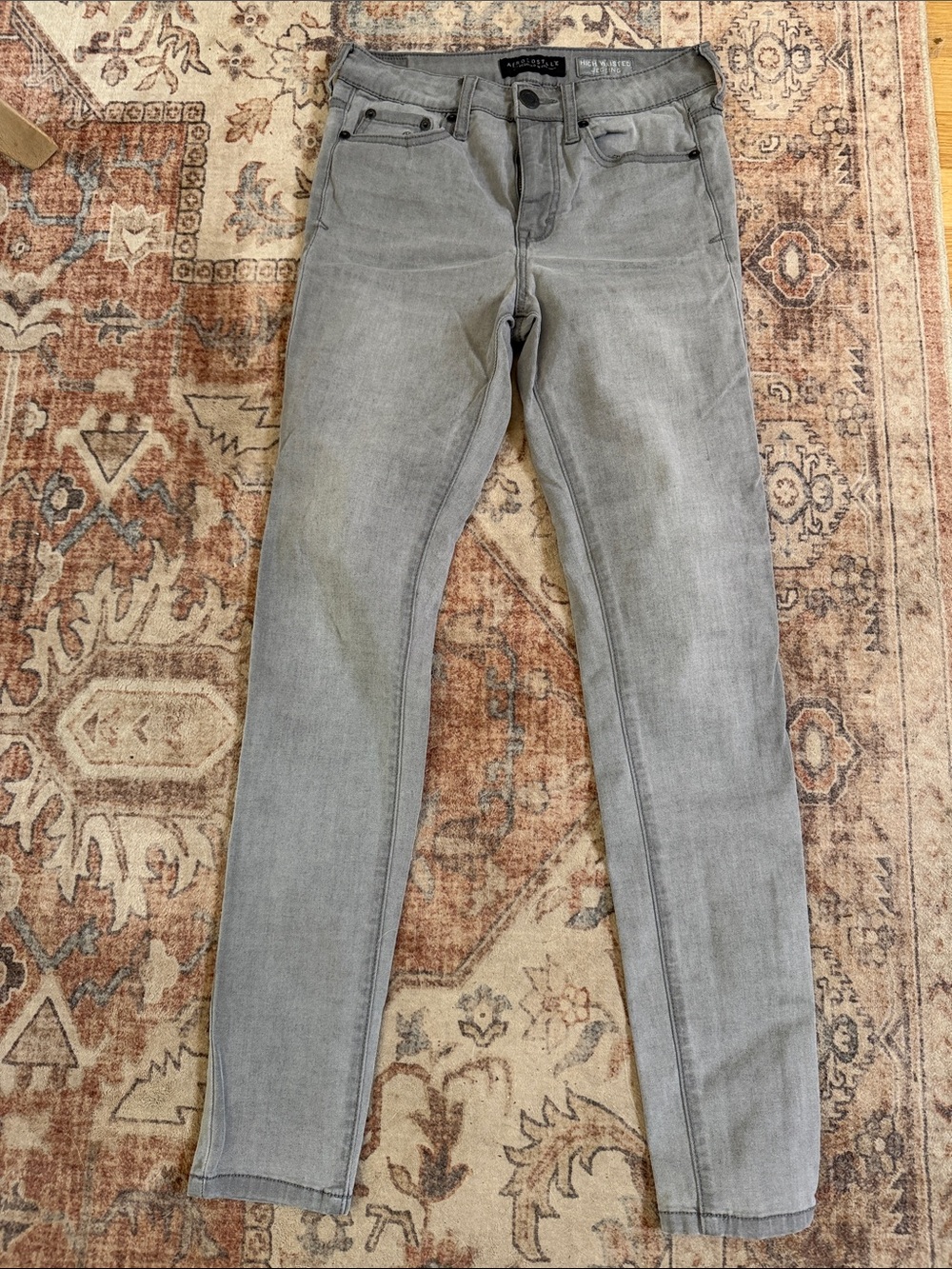 Aeropostale High-Waisted Gray Jegging
